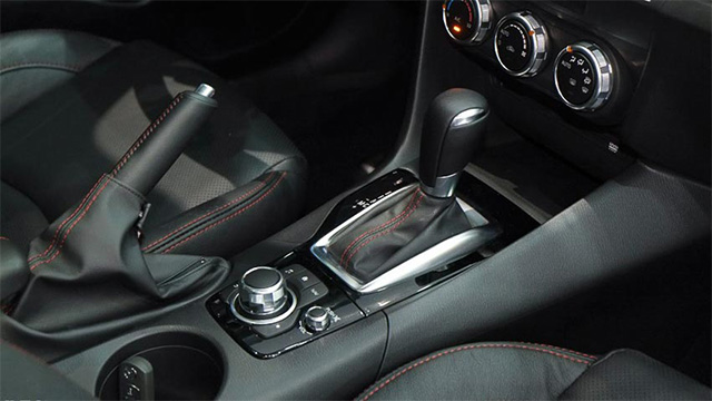 NHỮNG TRANG BỊ QUEN THUỘC TRÊN XE Ô TÔ SẮP BỊ KHAI TỬ